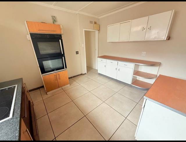3 BEDROOM HOUSE FOR SALE IN VANDERBIJLPARK CW 4